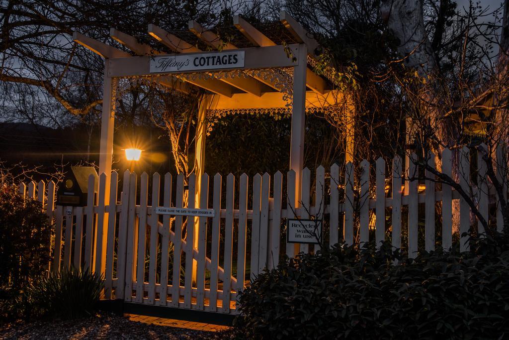 Tiffany'S Cottages Bright Exteriör bild